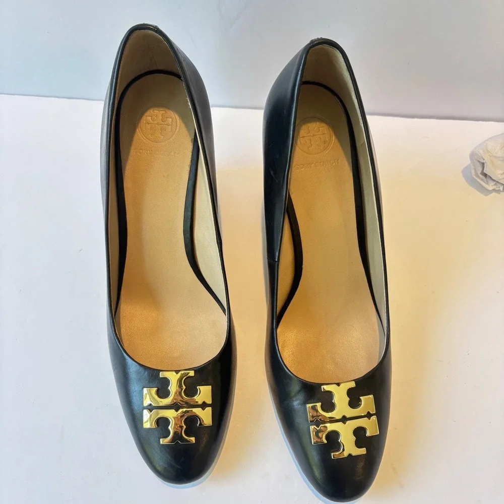 Tory Burch Black Leather Gold Logo Wedge Pumps Heels Size 8.5